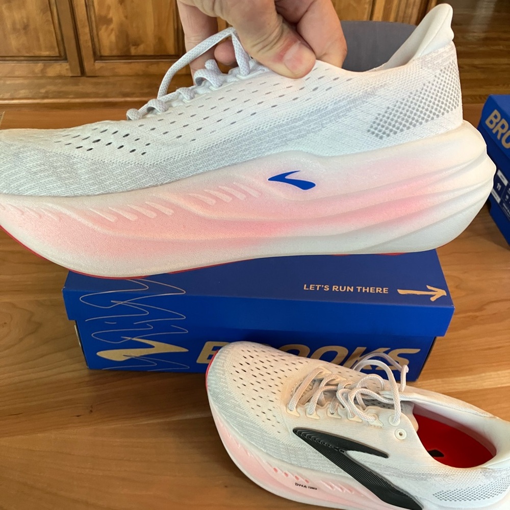 Brooks Glycerin MAX, women’s size 10, White and Pink Running Shoes